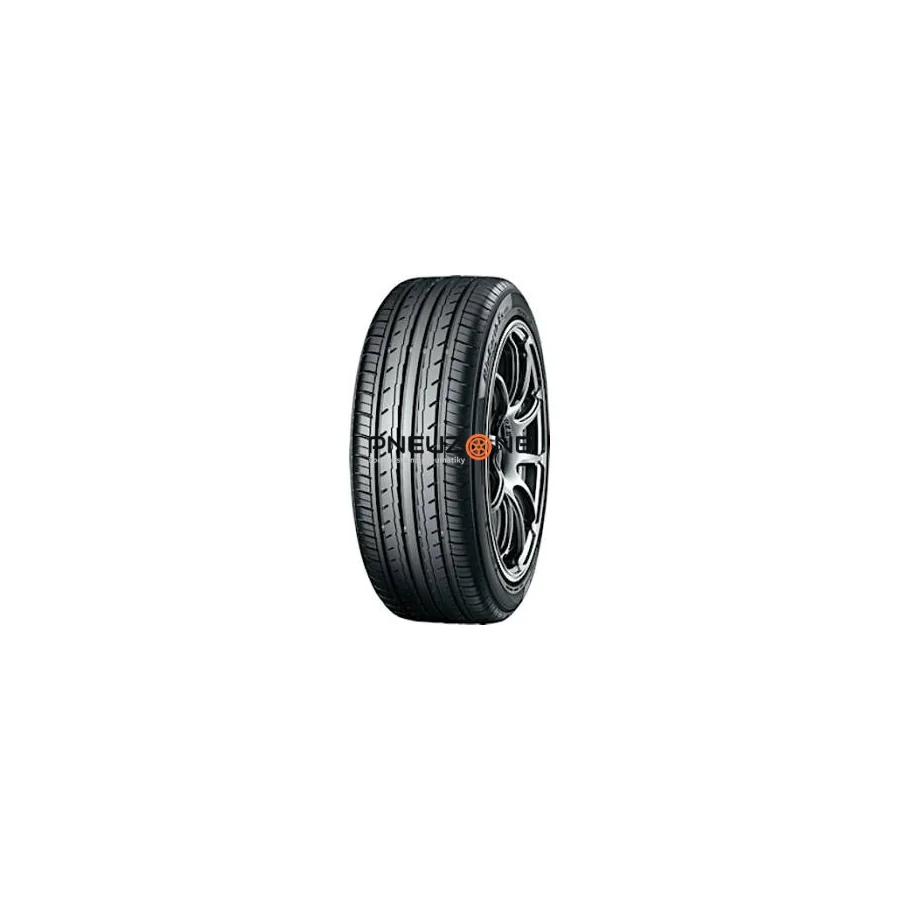 YOKOHAMA 215/40 R18 89V XL V905 BLUEARTH WINTER